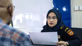 Pemerintah telah menetapkan Peraturan Menteri Keuangan (PMK) Nomor 80 Tahun 2025 pada 17 November 2025, yang mengatur pengenaan bea keluar atas ekspor komoditas emas. 
