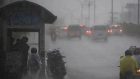 Badan Meteorologi, Klimatologi, dan Geofisika (BMKG) mengimbau masyarakat untuk meningkatkan kewaspadaan terhadap potensi hujan lebat hingga sangat lebat yang diperkirakan terjadi di sejumlah wilayah Indonesia pada Kamis.
