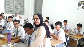 Program Makan Bergizi Gratis (MBG) kembali digulirkan di sekolah-sekolah pada tahun 2026. Pada pelaksanaan perdana tersebut, Badan Gizi Nasional (BGN) mengingatkan agar guru juga menerima MBG. 