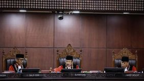 Mahkamah Konstitusi (MK) diminta menetapkan batasan yang lebih tegas terkait kewenangan Presiden dalam memberikan amnesti dan abolisi sebagaimana diatur dalam Pasal 1 Undang-Undang Darurat Nomor 11 Tahun 1954 tentang Amnesti dan Abolisi.