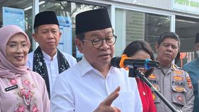 Gubernur DKI Jakarta, Pramono Anung angkat bicara terkait persoalan sampah yang menggunung di Pasar Induk Kramat Jati, Jakarta Timur. Ia menegaskan tidak ada alasan bagi pengelola pasar untuk menunda penanganan.