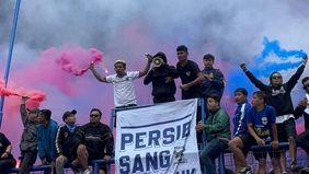 Persib Bandung menjalin komunikasi dengan suporter Persija, The Jak Mania, terkait larangan kehadiran suporter tim tamu pada pertandingan penutup putaran pertama Super League di Stadion Gelora Bandung Lautan Api (GBLA), Minggu sore, 11 Januari 2026.