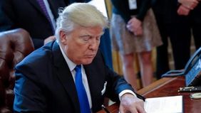 Presiden Amerika Serikat Donald Trump mengatakan Amerika Serikat berpeluang memperoleh miliaran dolar, bahkan hingga triliunan dolar, dari penjualan minyak Venezuela dalam kesepakatan yang dijalin dengan otoritas sementara negara Amerika Latin itu.