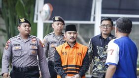 Komisi Pemberantasan Korupsi (KPK) memanggil mantan Kepala Kejaksaan Negeri Kabupaten Bekasi, Jawa Barat, Eddy Sumarman (ES), sebagai saksi dalam penyidikan kasus dugaan korupsi yang melibatkan Bupati Bekasi nonaktif Ade Kuswara Kunang (ADK).