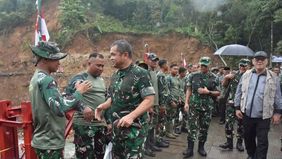 Kepala Staf TNI Angkatan Darat (KSAD) Jenderal TNI Maruli Simanjuntak memastikan Jalan Lintas Nasional Takengon&ndash;Bireuen di Kecamatan Gajah Putih, Kabupaten Bener Meriah, Provinsi Aceh kembali dapat dilalui setelah sebelumnya mengalami kerusakan.