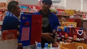 Merasa tersinggung karena dituduh hendak mencuri, pelaku menghampiri korban di area halaman parkir, lalu melakukan penganiayaan. Pelaku memukul rahang korban hingga terjatuh