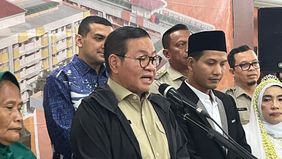 Gubernur DKI Jakarta, Pramono Anung mengimbau masyarakat untuk lebih aktif menggunakan transportasi umum (transum) sebagai langkah strategis mengurangi kemacetan, terutama di tengah intensitas hujan yang kerap memicu kepadatan lalu lintas di Ibu Kota