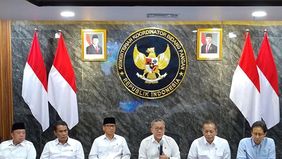 Menteri Koordinator Bidang Pangan Zulkifli Hasan atau Zulhas menyatakan panen raya padi nasional diperkirakan berlangsung lebih awal, mulai Februari 2026, dengan proyeksi peningkatan produksi sekitar 5 hingga 10 persen dibandingkan periode sebelumnya