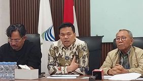 Komisioner Pemilik Hak Terkait Lembaga Manajemen Kolektif Nasional (LMKN) Ahmad Ali Fahmi menegaskan bahwa tidak ada penahanan dana royalti milik pencipta lagu. Penegasan tersebut disampaikan sebagai bentuk komitmen LMKN terhadap transparansi dan tat