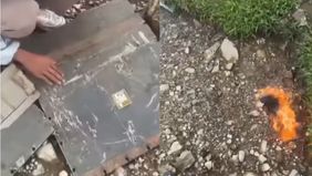 Sebuah video yang beredar luas di media sosial menghebohkan publik. Rekaman tersebut memperlihatkan detik-detik seorang pendaki menemukan serpihan yang diduga kuat berasal dari pesawat Indonesia Air yang sebelumnya dilaporkan hilang kontak.