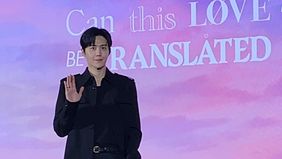 Kim Seon Ho rela belajar beragam macam bahasa demi peran barunya di Drama Can This Love Be Translated?, serial terbaru Netflix.