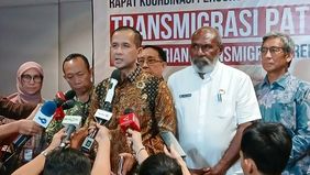 Kementerian Transmigrasi (Kementrans) membidik sebanyak 1.000 hingga 1.100 mahasiswa dari tujuh perguruan tinggi negeri nasional sebagai penerima Program Beasiswa Patriot yang direncanakan resmi diluncurkan untuk pertama kalinya pada bulan depan.