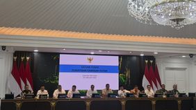 Menteri Sekretaris Negara (Mensesneg) Prasetyo Hadi menyampaikan hasil kerja Satuan Tugas (Satgas) Penertiban Kawasan Hutan yang berhasil menyelamatkan aset negara senilai triliunan rupiah serta menguasai kembali jutaan hektare kawasan hutan bermasal