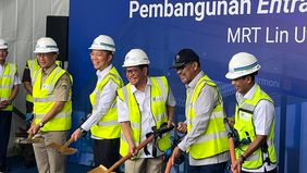 Gubernur DKI Jakarta, Pramono Anung melakukan peletakan batu pertama (groundbreaking) pembangunan pintu masuk (entrance) Stasiun Harmoni pada Selasa, 20 Januari 2026.