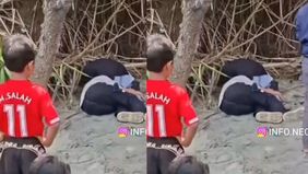 Dari video dan foto yang beredar di masyarakat, mayat tersebut ditemukan dalam kondisi terlungkup tanpa busana,tangan dan tertutup daun kelapa
