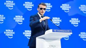 Presiden Prancis Emmanuel Macron pada Selasa, 20 Januari 2026, menegaskan bahwa Uni Eropa (UE) &ldquo;tidak perlu ragu&rdquo; untuk mengaktifkan mekanisme antikoersi sebagai respons atas ancaman tarif Amerika Serikat (AS) yang dikaitkan dengan isu Greenland.