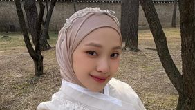 Julia Prastini alias Jule, mengunggah permintaan maaf dan klarifikasi di Instagramnya, dan menyebut ingin menjadi diri sendiri usai memutuskan melepas hijab.