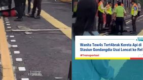Selanjutnya petugas Stasiun Gondangdia langsung menuju lokasi di ujung Peron 1 untuk melakukan evakuasi dan selanjutnya dilakukan pemeriksaan awal di Pos Kesehatan Stasiun.