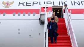 Pesawat Kepresidenan yang membawa Presiden Republik Indonesia Prabowo Subianto tiba di Bandar Udara Orly, Paris, Prancis