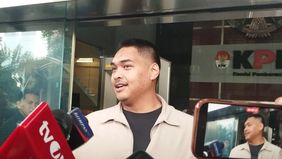 Dito Ariotedjo, mantan Menteri Pemuda dan Olahraga, memberikan penjelasan tentang kunjungan kerja dengan Presiden Jokowi ke Arab Saudi dan diskusi tentang ibadah haji saat diperiksa oleh KPK.