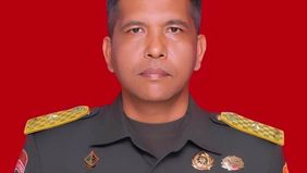 Di tengah kesibukan tugas militernya, Agustatius mampu menyelesaikan pendidikan doktoral (S3) di Universitas Sumatera Utara (USU) dengan predikat sangat memuaskan.