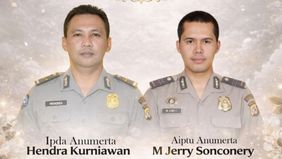 Dua personel Kepolisian Republik Indonesia yang bertugas sebagai Bhabinkamtibmas meninggal dunia dalam kecelakaan lalu lintas saat menjalankan tugas kemanusiaan menuju lokasi bencana longsor di wilayah Kabupaten Bandung Barat, Jawa Barat.