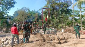 Beberapa jembatan gantung tengah dibangun di sejumlah desa terisolasi di Aceh akibat bencana banjir dan tanah longsor yang melanda akhir November 2025 lalu. Keberadaan jembatan gantung ini akan membuat akses warga dari desa tersebut bisa kembali.