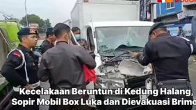 Proses evakuasi korban berlangsung dramatis dan dibantu langsung oleh personel Brimob Kedung Halang yang berada di lokasi kejadian.