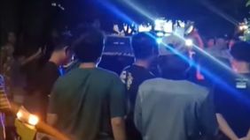 Seorang mahasiswi di Surabaya nekat melakukan penganiayaan berat terhadap pacarnya sendiri yang juga berstatus mahasiswa. Aksi kekerasan tersebut berujung penusukan dan membuat korban harus mendapatkan perawatan medis. Pelaku kini telah diamankan pol