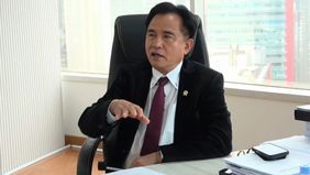 Menteri Koordinator Bidang Hukum, HAM, Imigrasi, dan Pemasyarakatan Yusril Ihza Mahendra menegaskan aparat kepolisian yang viral di media sosial karena menuduh seorang pedagang es gabus akan diproses sesuai mekanisme internal Polri.