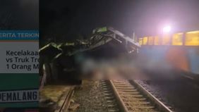 Insiden tragis ini mengakibatkan satu orang meninggal dunia dan sempat melumpuhkan jadwal perjalanan kereta api di jalur selatan Pulau Jawa. Kecelakaan bermula saat truk tronton berada di perlintasan sebidang ketika KA Gajayana melintas.