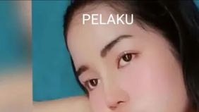 aat tersangka terlibat cekcok dengan korban. Pertengkaran memuncak ketika korban mengambil gergaji dan mengacungkannya ke arah tersangka, sambil berteriak menyuruh tersangka pergi. Emosi tersangka memuncak sehingga kemudian mendorong korban hingga te