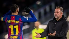 Bermain di kandang sendiri, Barcelona justru mendapat awal yang buruk. Kesalahan umpan Jules Kounde di lini tengah dimanfaatkan Viktor Dadason yang lolos ke kotak penalti. Sepakannya gagal dibendung Joan Garcia dan membawa Copenhagen unggul lebih dul