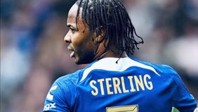 Keputusan tersebut diumumkan klub pada Rabu (28/1) malam WIB, sekaligus menutup perjalanan Sterling selama tiga setengah musim di Stamford Bridge.