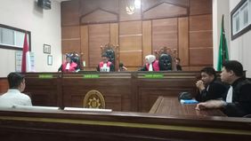 Dakwaan jaksa juga dinilai tak memenuhi syarat.