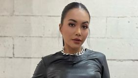 Denada Tambunan akui Ressa Rizky Rosano sebagai anak kandungnya, dan menyebut selalu membiayai kebutuhannya sejak kecil.