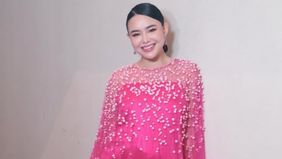 Amanda Manopo rela naikan berat badan hingga 14 kg agar totalitas dalam perannya sebagai Tina di film Chek Out Sekarang, Pay Latter.