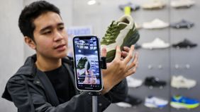 Kementerian Usaha Mikro, Kecil, dan Menengah (UMKM) berkolaborasi dengan platform e-commerce menghadirkan layanan belanja online khusus produk asal Aceh, Sumatera Utara, dan Sumatera Barat.