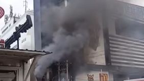 Kebakaran melanda Millenium Plaza Medan pada Sabtu pagi, 31 Januari 2026. Insiden tersebut mengejutkan warga setelah asap hitam pekat terlihat membumbung tinggi dari area bangunan pusat perbelanjaan tersebut.