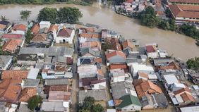 Badan Penanggulangan Bencana Daerah (BPBD) Kabupaten Bekasi mencatat 15.335 jiwa warga Kabupaten Bekasi terdampak banjir.