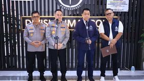 Divisi Humas Polri bersama Divisi Hubungan Internasional (Divhubinter) Polri menyampaikan update terkini terkait penerbitan Interpol Red Notice terhadap buronan kasus dugaan tindak pidana korupsi Muhammad Riza Chalid (MRC). 