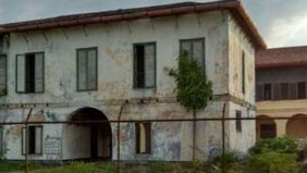 Bangunan bersejarah Tangsi Belanda di Kecamatan Mempura, Kabupaten Siak, Riau, ambruk pada Sabtu (31/1/2026) saat dikunjungi rombongan study tour SDIT Baitul Ridho Rawang Kao.