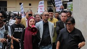 Presiden Prabowo Subianto dan mantan Ketua KPK Abraham Samad diskusi terkait upaya pemberantasan korupsi.