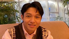 Aktor Kiesha Alvaro Temukan beberapa kemiripan soal karakternya sebagai Liam di film Ahlan Singapore dengan karakter aslinya.