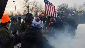 Seorang hakim Amerika Serikat pada Sabtu, 31 Januari 2026, menolak permohonan pejabat negara bagian serta pemerintah lokal Minnesota yang meminta penghentian peningkatan operasi penegakan imigrasi federal di wilayah tersebut.