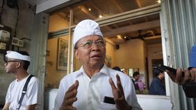 Gubernur Bali Wayan Koster merespons perhatian Presiden Prabowo Subianto terkait kondisi pantai Bali yang dipenuhi sampah dengan memastikan pembentukan satuan tugas khusus kebersihan pantai dalam waktu dekat.
