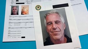 Dokumen baru terkait Jeffrey Epstein mengungkap bahwa Roberto Grijalva, seorang petugas penjara di Metropolitan Correctional Center merupakan pengguna anonim 4Chan yang mengklaim melihat Epstein dipindahkan dari selnya sebelum kematiannya diumumkan.