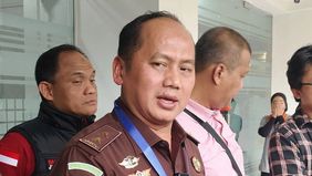 Kejaksaan Agung mengungkapkan bahwa Mohammad Riza Chalid, yang saat ini masuk dalam Red Notice Interpol (RNI), diduga berada di salah satu negara di kawasan Asia Tenggara.