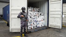 IPC Terminal Petikemas (IPC TPK) bersama Komando Armada Republik Indonesia Komando Daerah TNI Angkatan Laut (Koarmada RI Kodaeral III) mengungkap kasus pengiriman arang bakau tanpa dokumen resmi di Pelabuhan Tanjung Priok.
