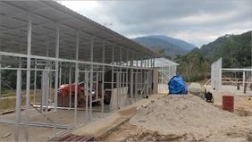 Upaya pemulihan daerah terdampak bencana di Sumatra terus berlangsung. Di Kabupaten Gayo Lues, Aceh, pemerintah sedang mempercepat pembangunan hunian sementara (huntara) untuk para warga terdampak bencana.